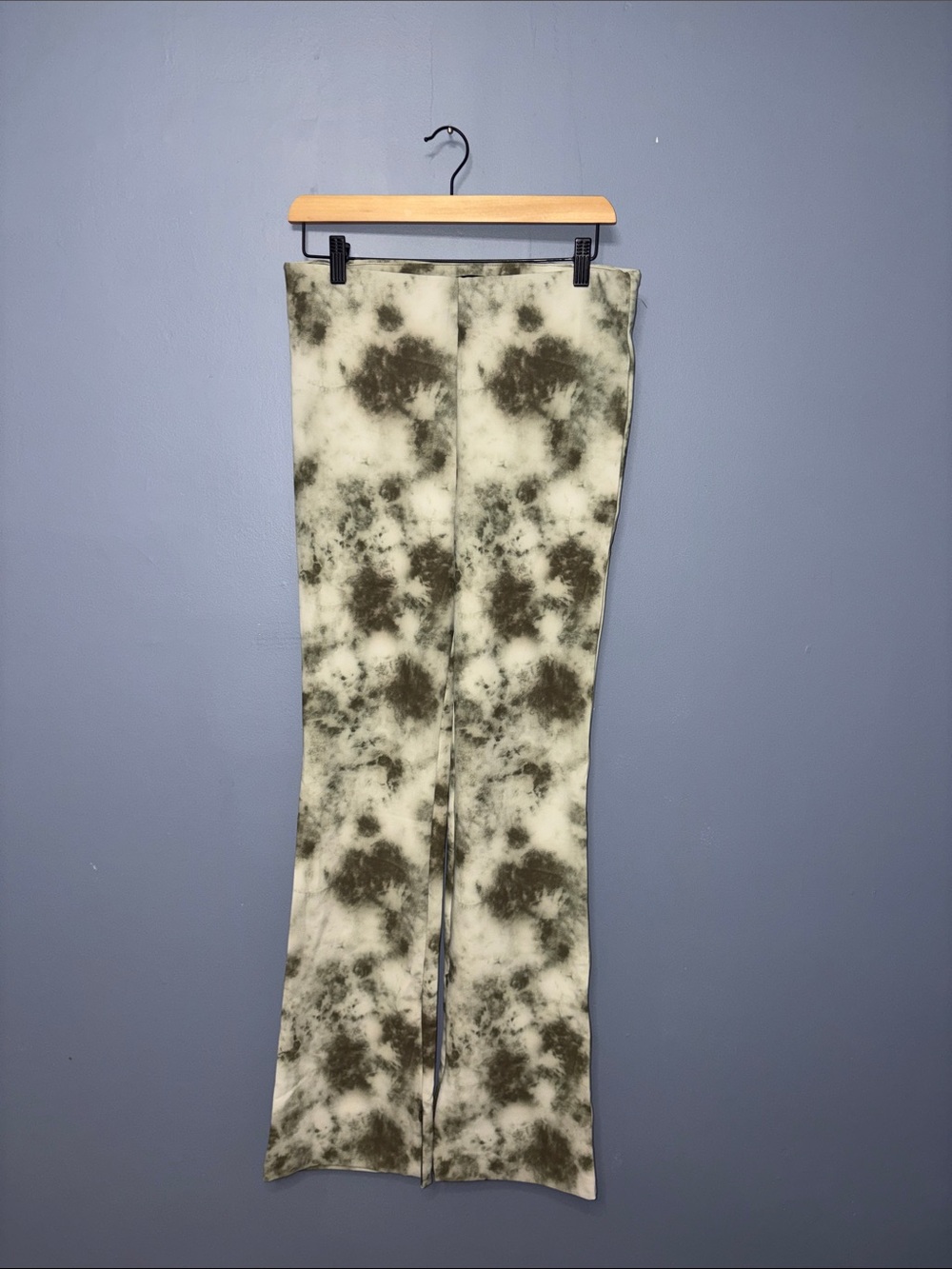 Zara • Green Printed Straight Leg Pants (NWT)